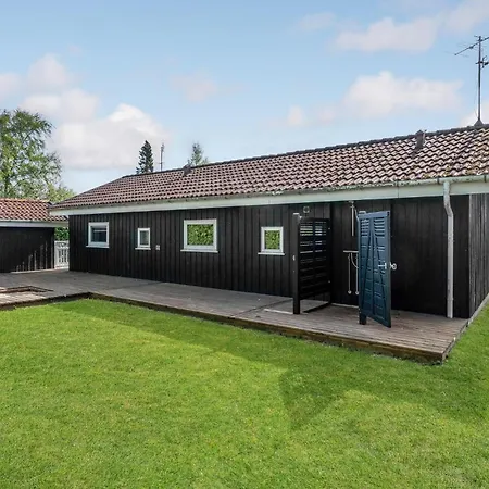 Svalevej I Holiday home Hejls